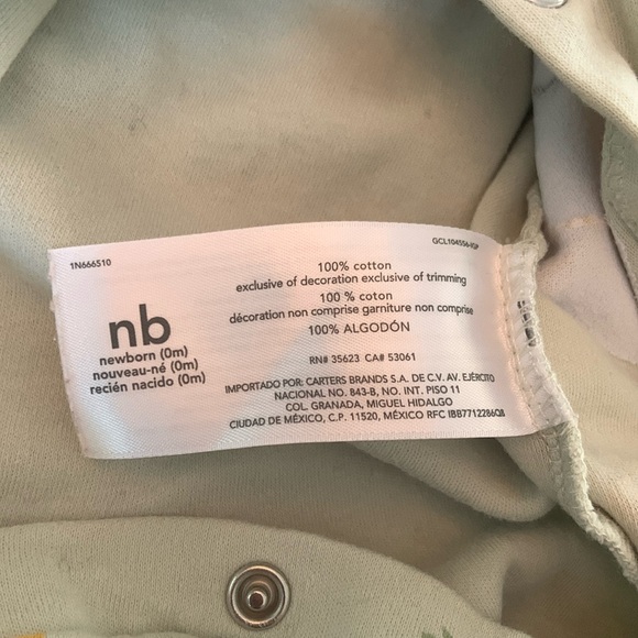 🍓3/$10 Carters Pear Print Newborn Footies - Picture 7 of 7